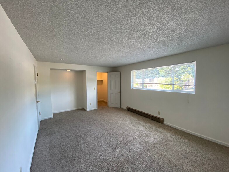 More Photos Of 16 147th Ave SE, Bellevue Apartments For Sale