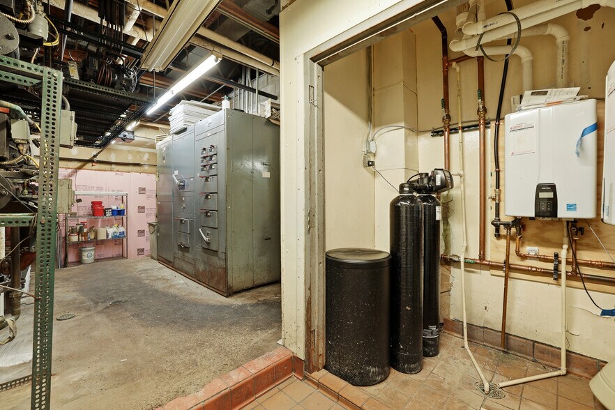 More Photos Of 143 Division St, Stevens Point Restaurant For Sale