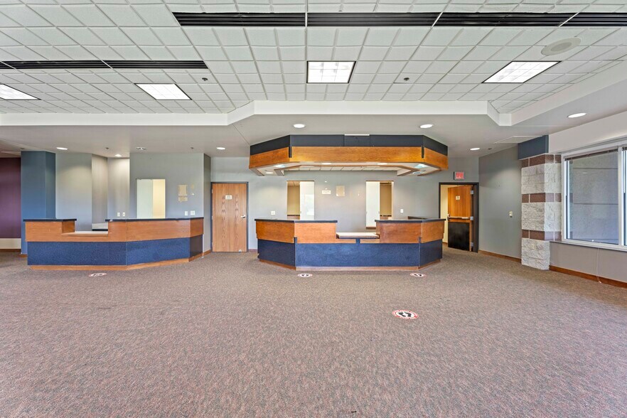 More Photos Of 2778 N Webb Rd, Wichita Medical For Sale