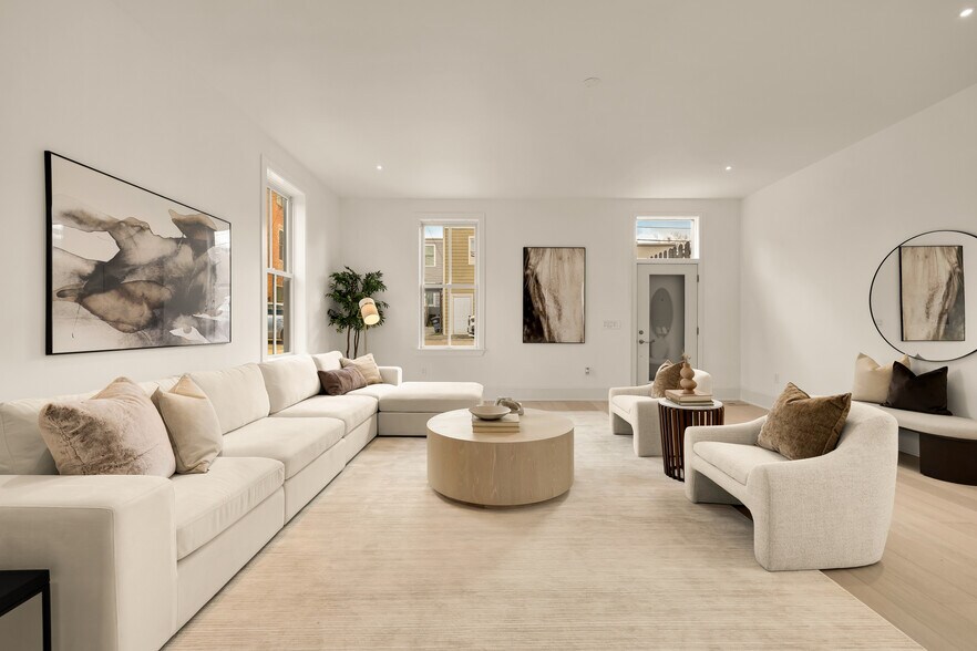 More Photos Of 329 8th St NE, Washington Office For Sale