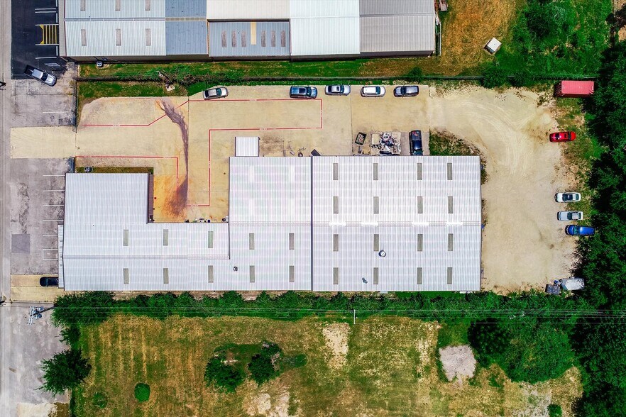 More Photos Of 124 Industrial Dr, Boerne Service For Lease