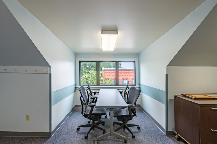 More Photos Of 111-113 N Market St, Selinsgrove Medical For Lease