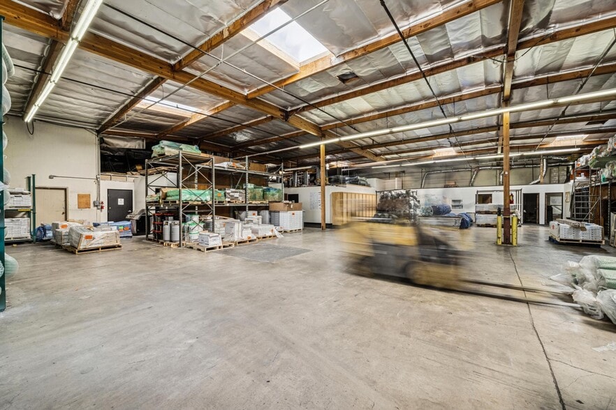 More Photos Of 5130 E Hunter Ave, Anaheim Warehouse For Sale