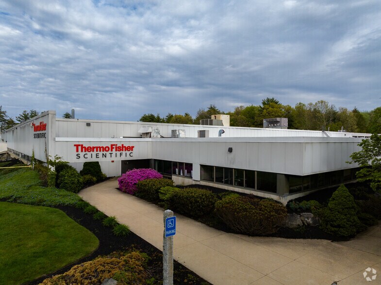 Primary Photo Of 25 Nimble Hill Rd, Newington Manufacturing For Lease