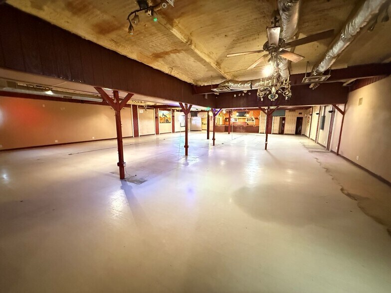 More Photos Of 8401 Andrews Hwy, Odessa General Retail For Sale