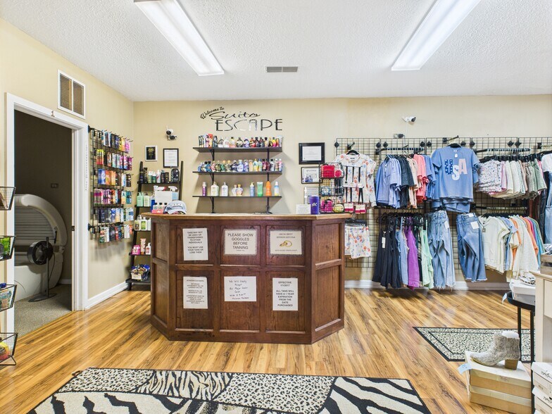 More Photos Of 619 Blondeau St, Keokuk Office For Sale