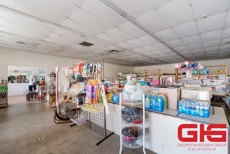 More Photos Of 6801 N Figueroa St, Los Angeles Convenience Store For Sale