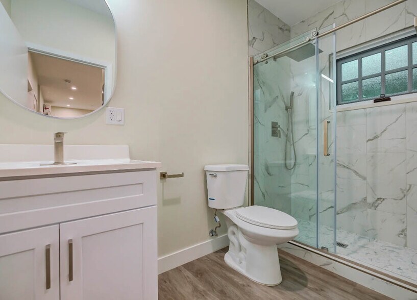 More Photos Of 2325 Portland St, Los Angeles Apartments For Sale