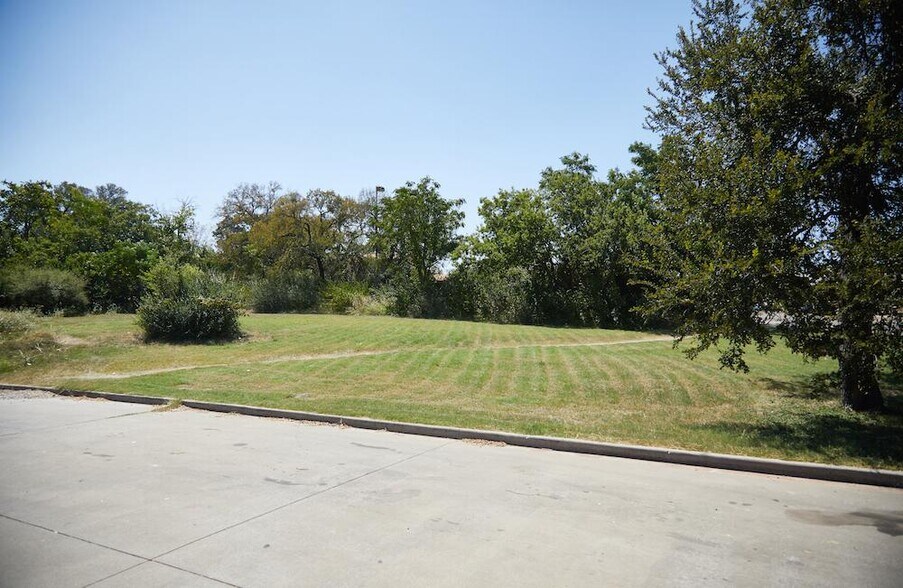 Primary Photo Of 1707 Chappell St, Dallas Land For Sale