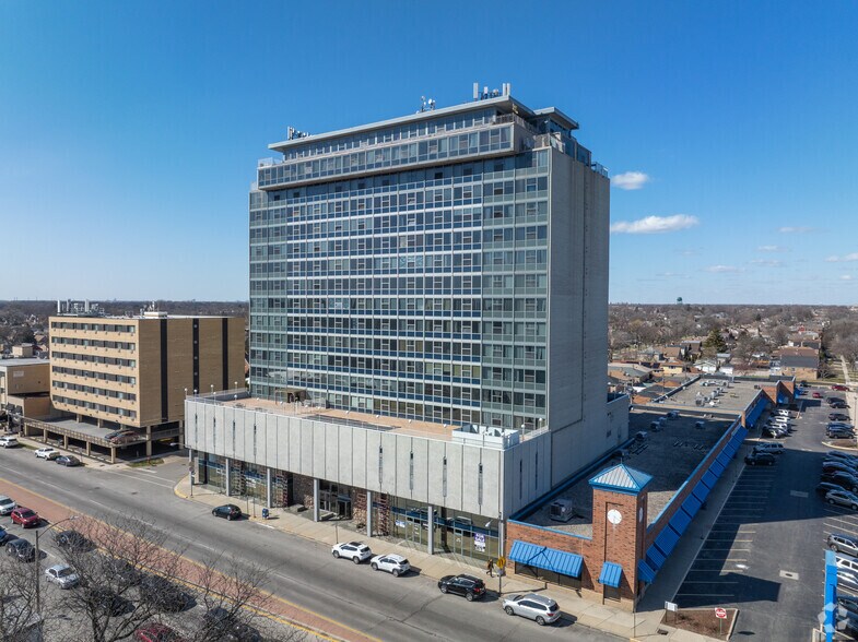 More Photos Of 7234 W North Ave, Elmwood Park Office Residential For Sale