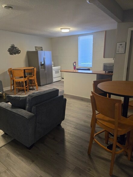 More Photos Of 1360 Fisher Ferry St, Thomasville Specialty For Sale