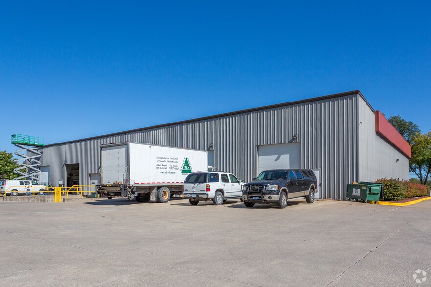 More Photos Of 6250 NW Beaver Dr, Johnston Warehouse For Lease