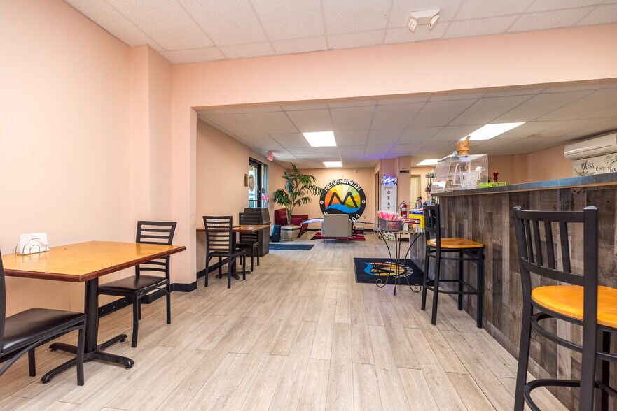 More Photos Of 746 Main St, Bethlehem Freestanding For Sale