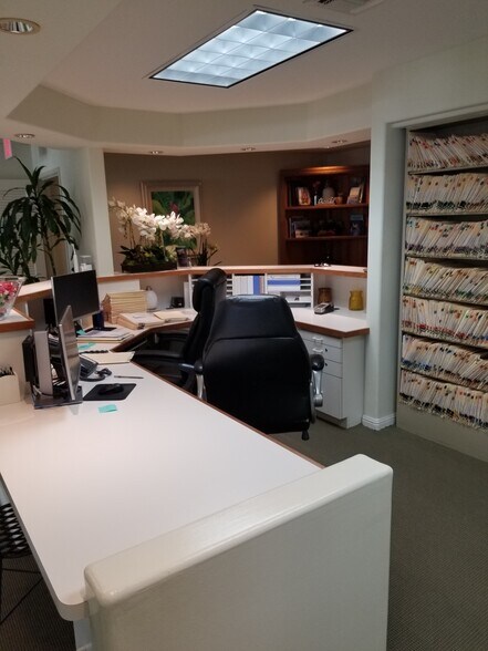 More Photos Of 400 Newport Center Dr, Newport Beach Medical For Lease