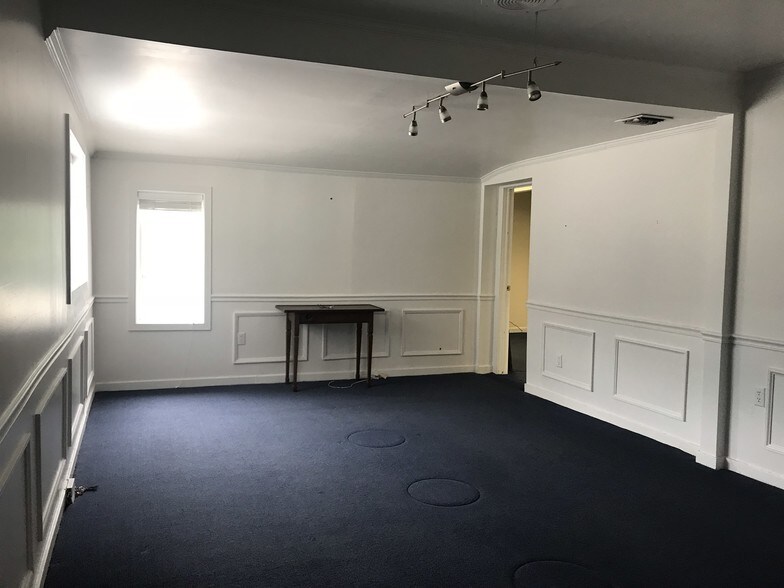 More Photos Of 40 Darby Rd, Paoli Medical For Lease
