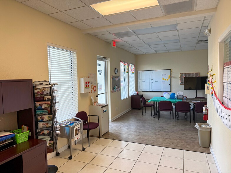 More Photos Of 3459 Pine Ridge Rd, Naples Office For Lease