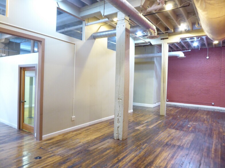 More Photos Of 1667 E 40th St, Cleveland Loft Creative Space For Sale