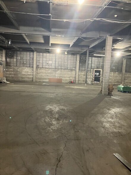 More Photos Of 33-51 11th St, Long Island City Warehouse For Lease