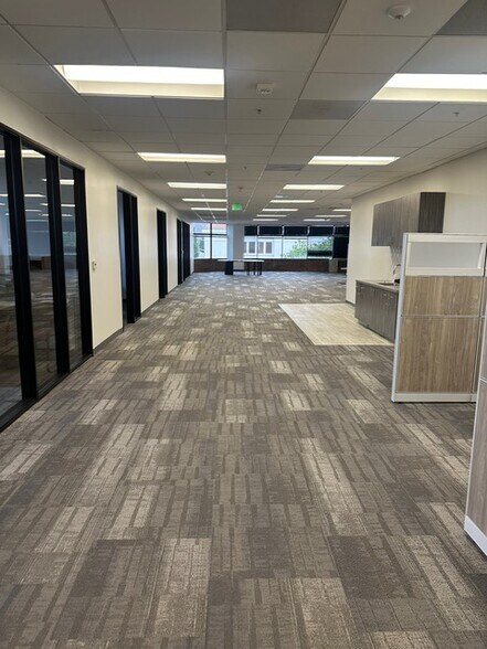 More Photos Of 18302 Irvine Blvd, Tustin Office For Lease