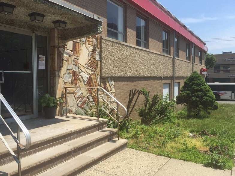 More Photos Of 1625 Lemoine Ave, Fort Lee Storefront Retail Office For Lease