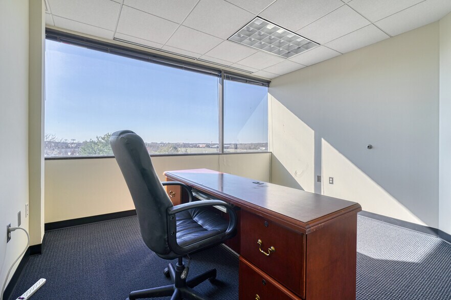 More Photos Of 438 N Frederick Ave, Gaithersburg Medical For Sale
