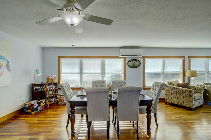 More Photos Of 3691 Main St, Chincoteague Marina For Sale