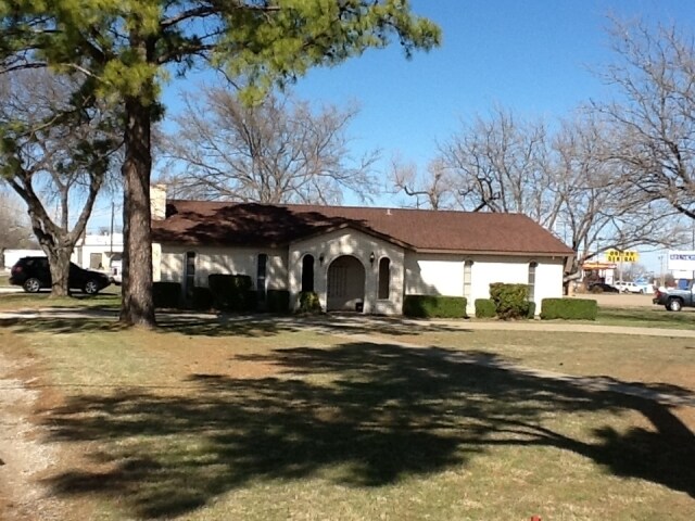 Primary Photo Of 520 US Highway 377, Pilot Point Office For Sale