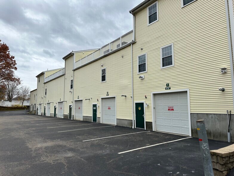 More Photos Of 1035 Bedford St, Abington Storefront Retail Office For Lease