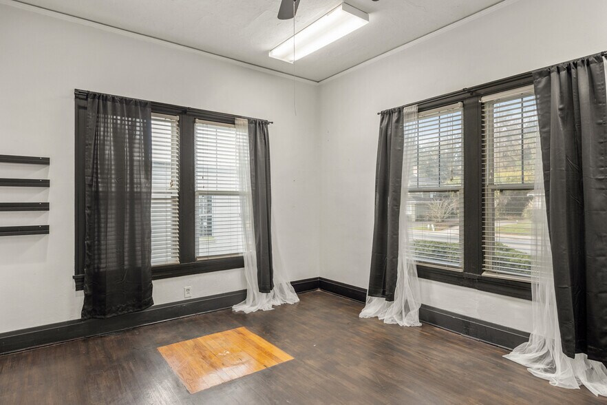 More Photos Of 919 N Monroe St, Tallahassee Freestanding For Lease