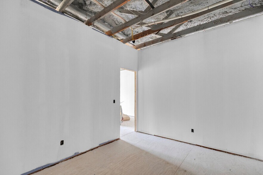 More Photos Of 737 Bridgeport Ave, Shelton Storefront For Lease