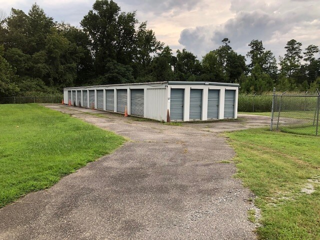 More Photos Of 1226 S Main St, Emporia Freestanding For Sale