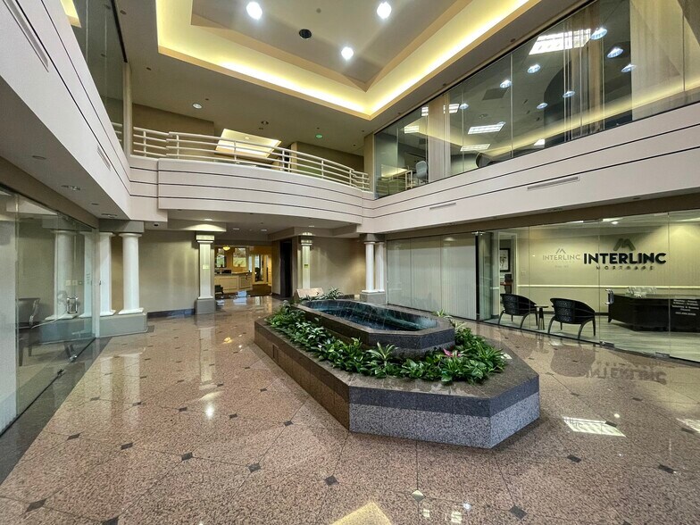 More Photos Of 12910 Shelbyville Rd, Louisville Office For Sale