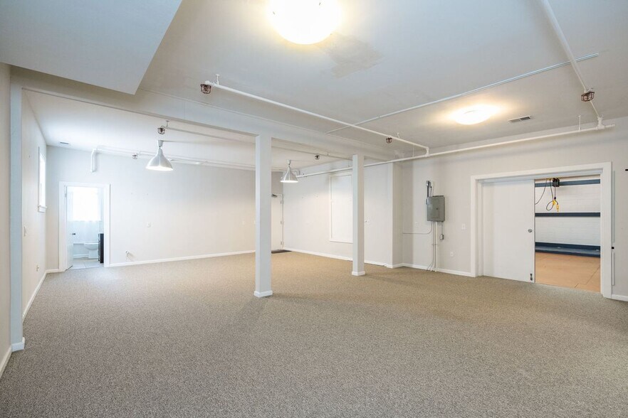 More Photos Of 1320 E Washington St, Louisville Light Manufacturing For Sale