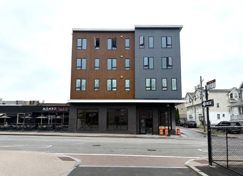 Primary Photo Of 386 Atwells Ave, Providence Apartments For Lease