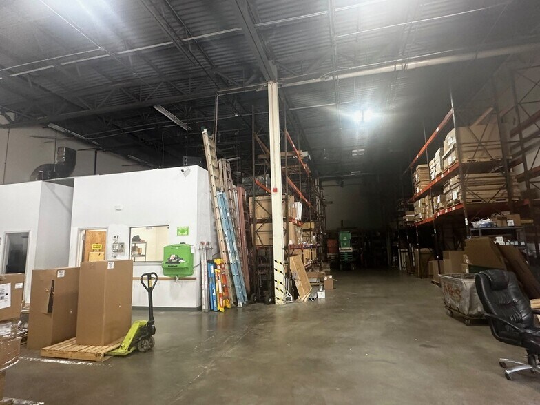 More Photos Of 362 Industrial Park Rd, Middletown Warehouse For Sale