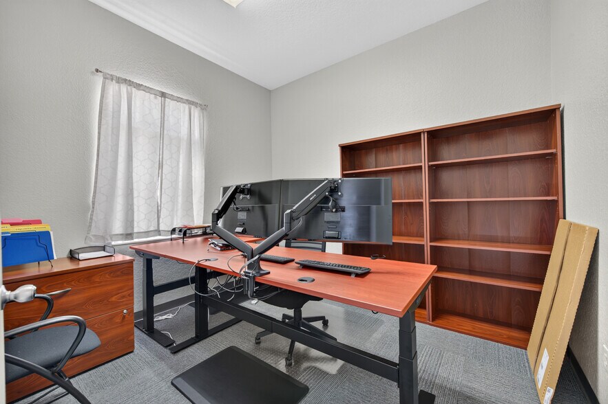 More Photos Of 1275 W Granada Blvd, Ormond Beach Office For Lease