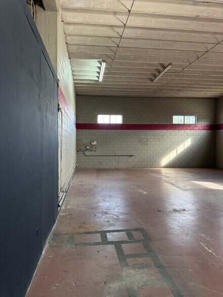 More Photos Of 1201 W Main St, Leesburg Service For Lease