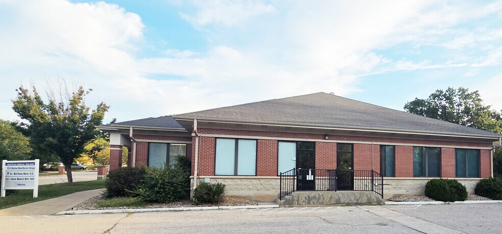More Photos Of 1002 Peruque Crossing Ct, O'Fallon Office For Lease