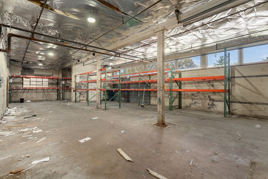 More Photos Of 109 Talcott Rd, West Hartford Manufacturing For Sale