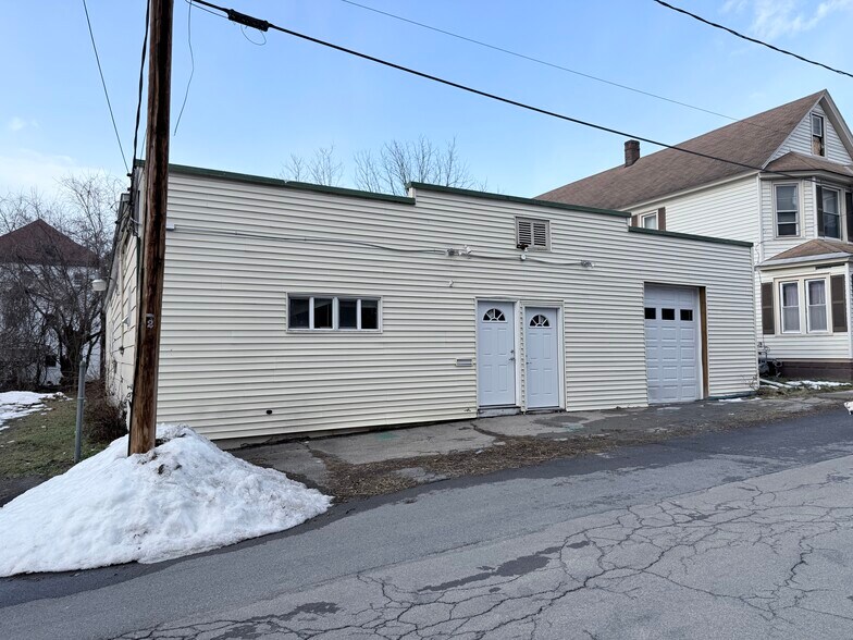 Primary Photo Of 8 Yeoman St, Amsterdam Flex For Sale