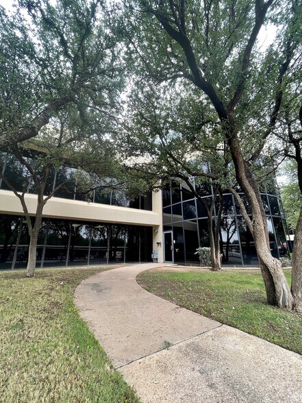 More Photos Of 3300 N A St, Midland Unknown For Lease