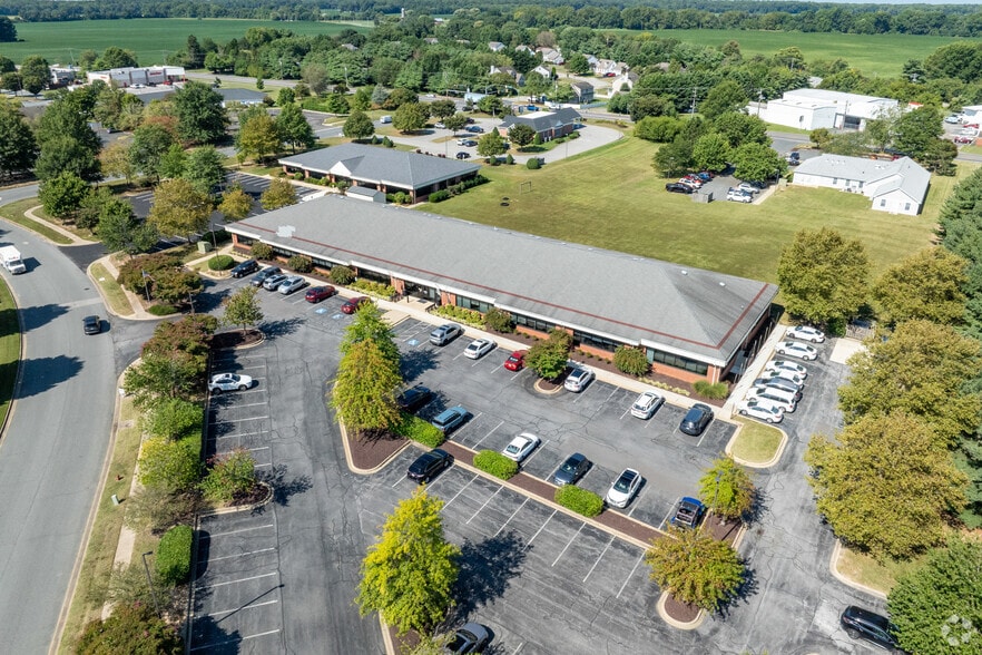 More Photos Of 125 Comet Dr, Centreville Office For Sale