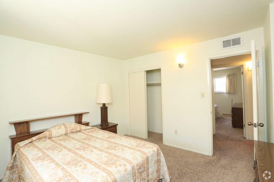 More Photos Of 1811 Lead Ave SE, Albuquerque Apartments For Sale