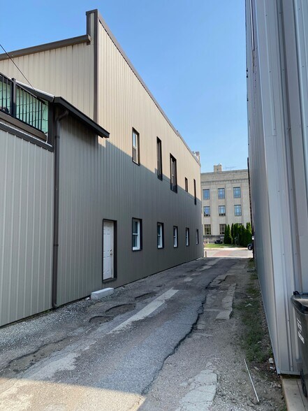 More Photos Of 110 W Walnut St, Kokomo Office For Lease