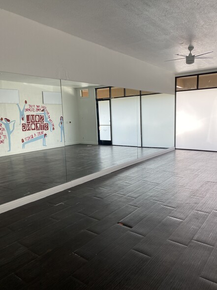 More Photos Of 1060 Willow St, San Jose Freestanding For Lease