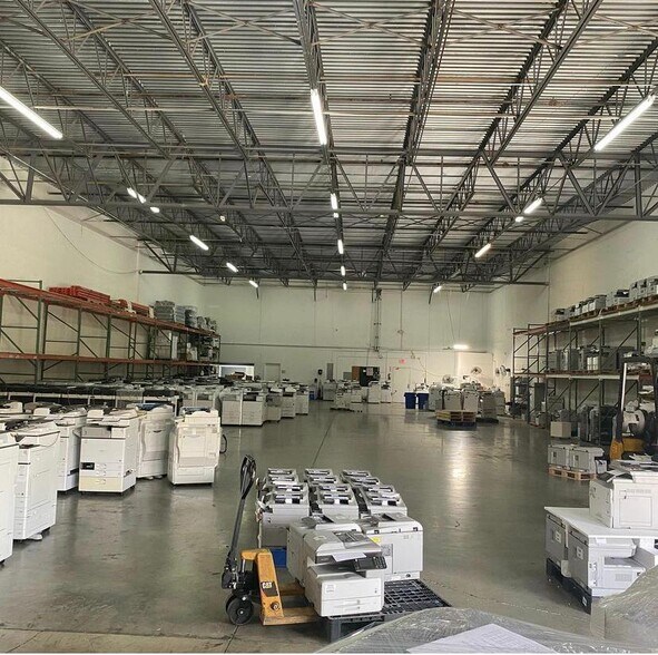 More Photos Of 10400 NW 33rd St, Miami Warehouse For Lease