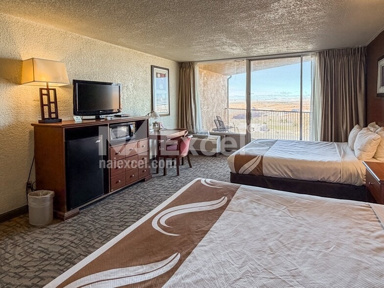 More Photos Of 287 N Lake Powell Blvd, Page Hotel For Sale