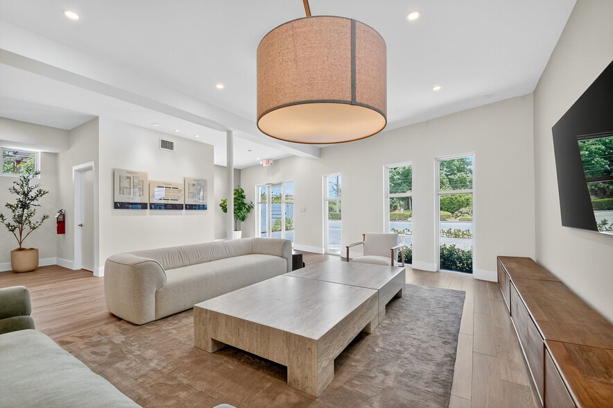 More Photos Of 3705 N Federal Hwy, Delray Beach Medical For Sale