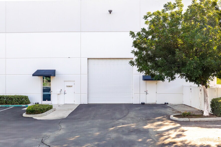 More Photos Of 1880 Compton Ave, Corona Office For Sale