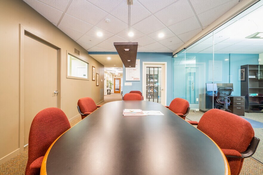 More Photos Of 54 Friends Ln, Newtown Office For Sale